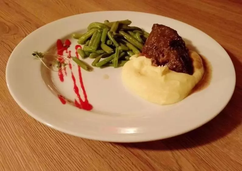 Retkeilymaja Rifugio Frara