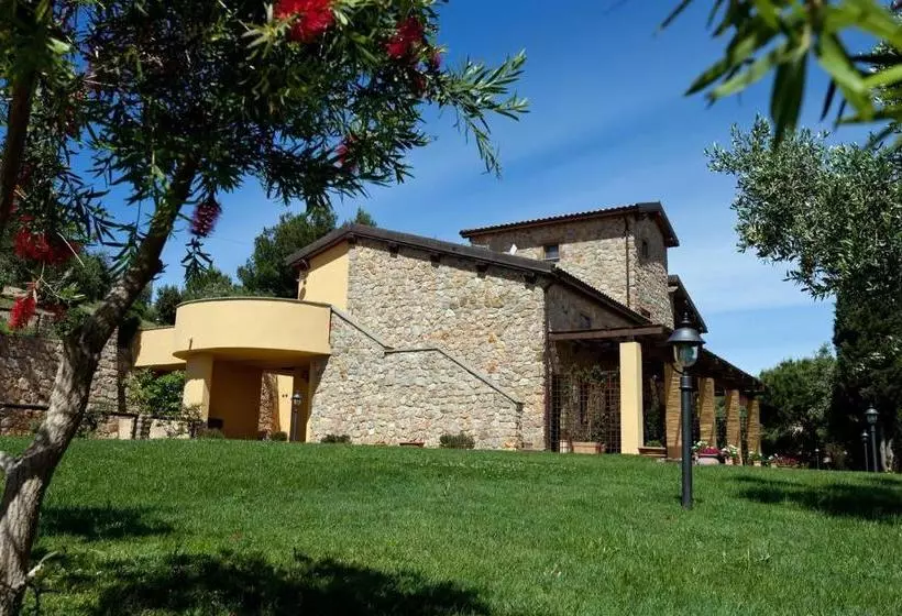 Hotelli Agriturismo Buratta