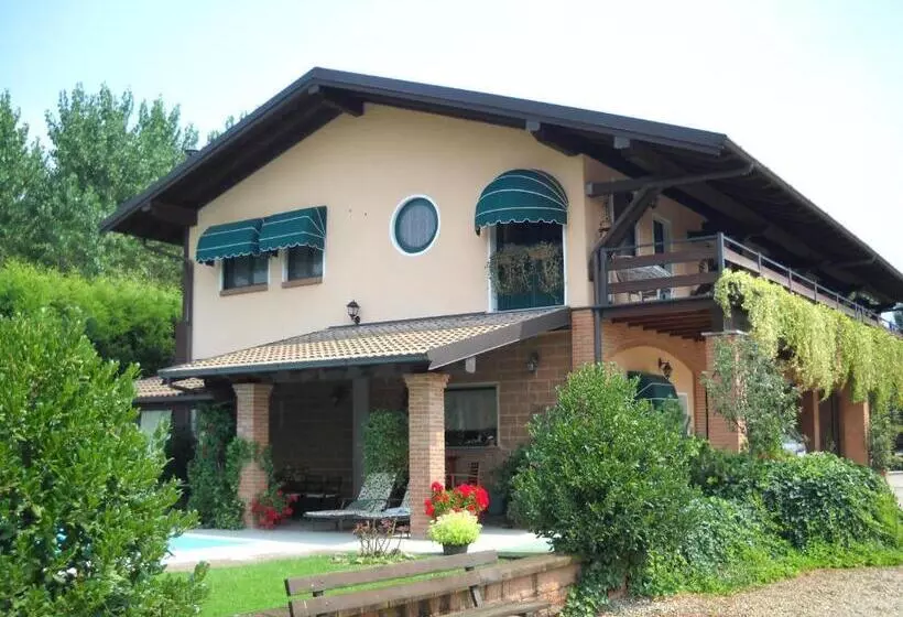 ホテル Agriturismo Maiocchi