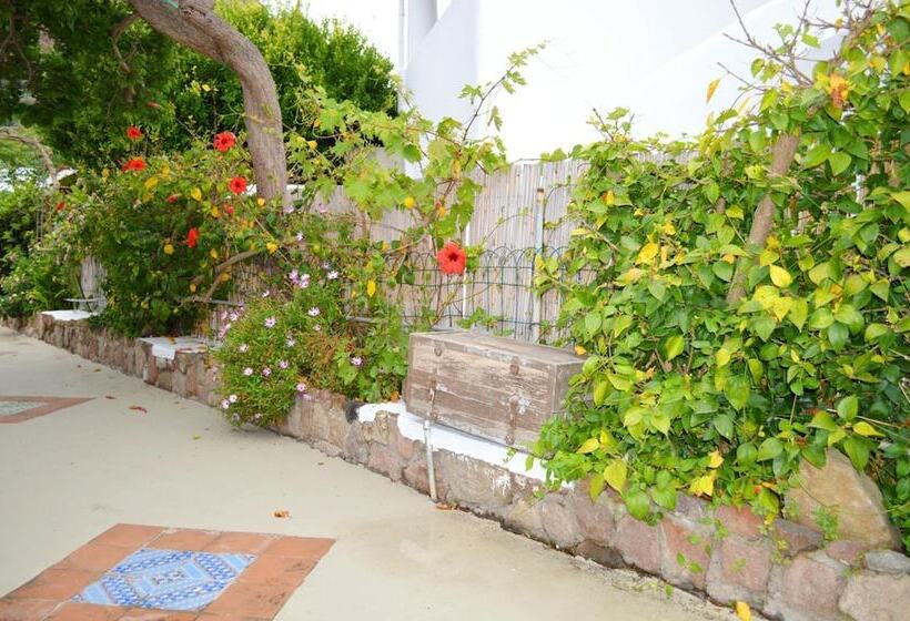 پانسیون Dependance La Caletta