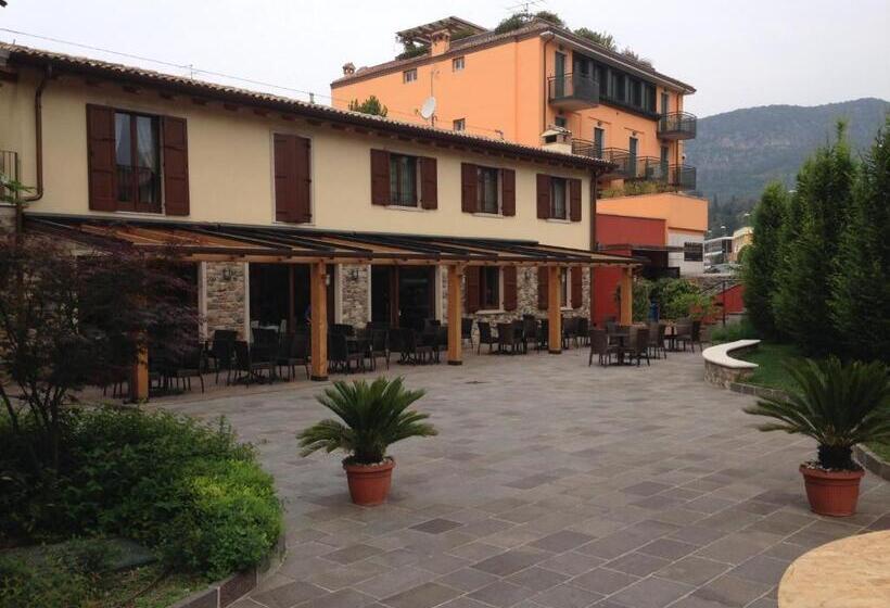 פנסיון Thai Orchidee Restaurant&rooms