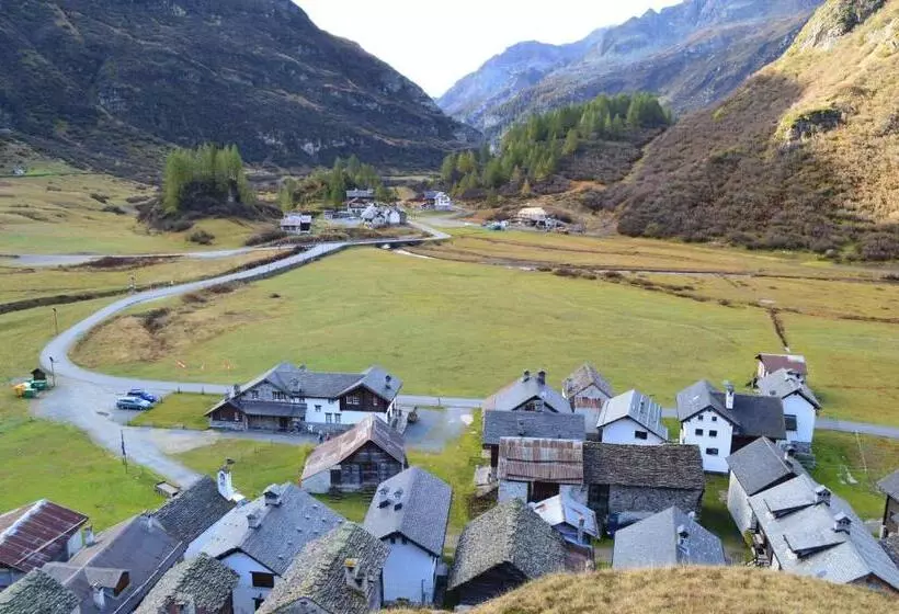 ペンション Zwargji