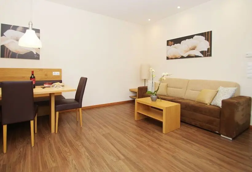 Apartment Hotel Christine