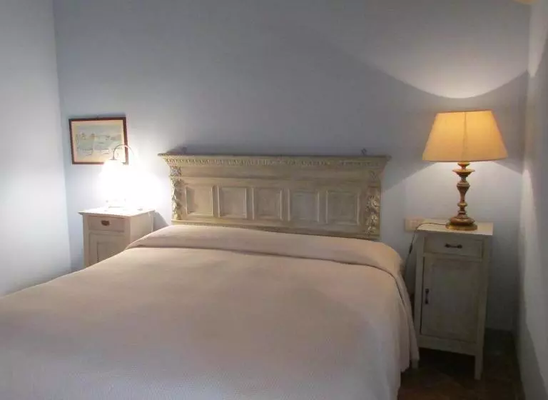 هتل Agriturismo La Costa