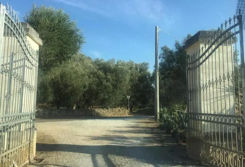 ホテル Agriturismo La Crianza