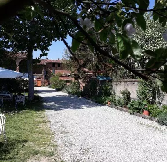 Hotelli Agriturismo Olivazzi