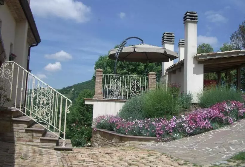 Hotelli Agriturismo Pozzuolo