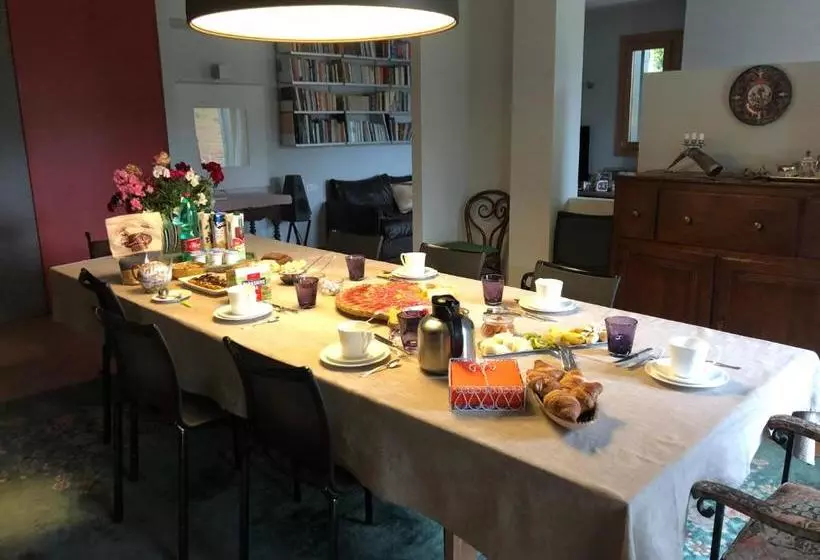 Hotelli Agriturismo Terre Bianche