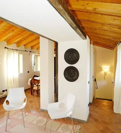 Hotelli Agriturismo Terre Bianche