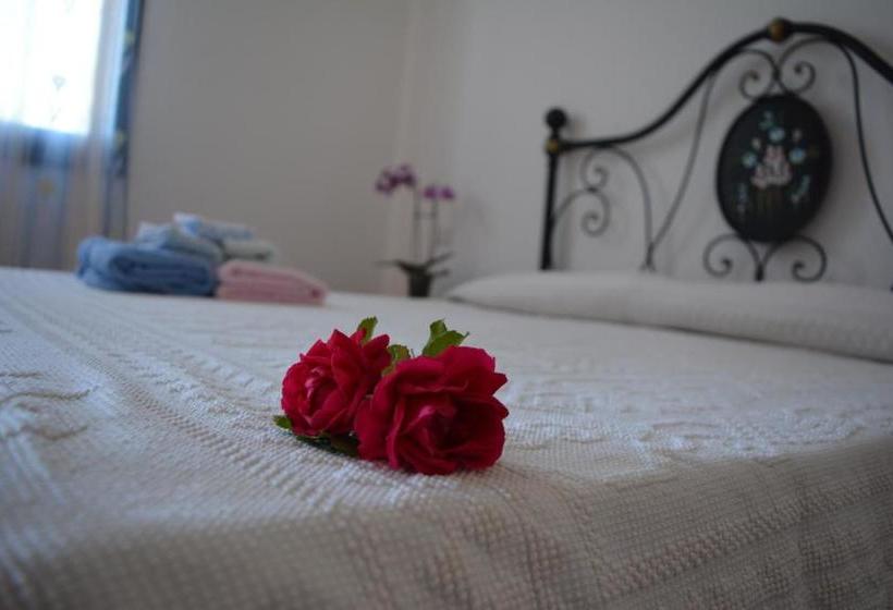 בית מלון כפרי Domus De Goene