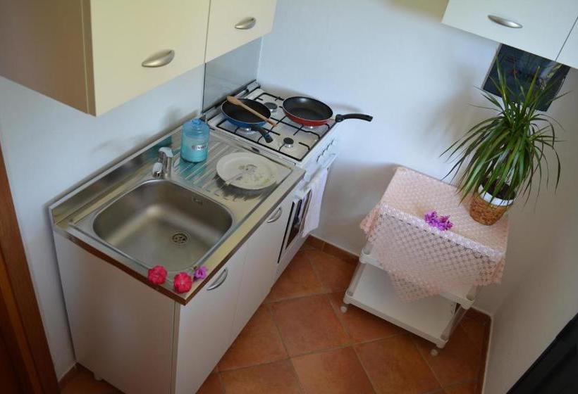 בית מלון כפרי Domus De Goene