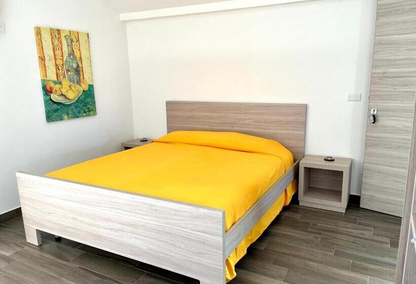 בית מלון כפרי Pescheto Tenuta Chimenti