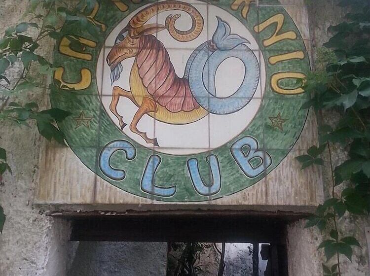 پانسیون Capricornio Club