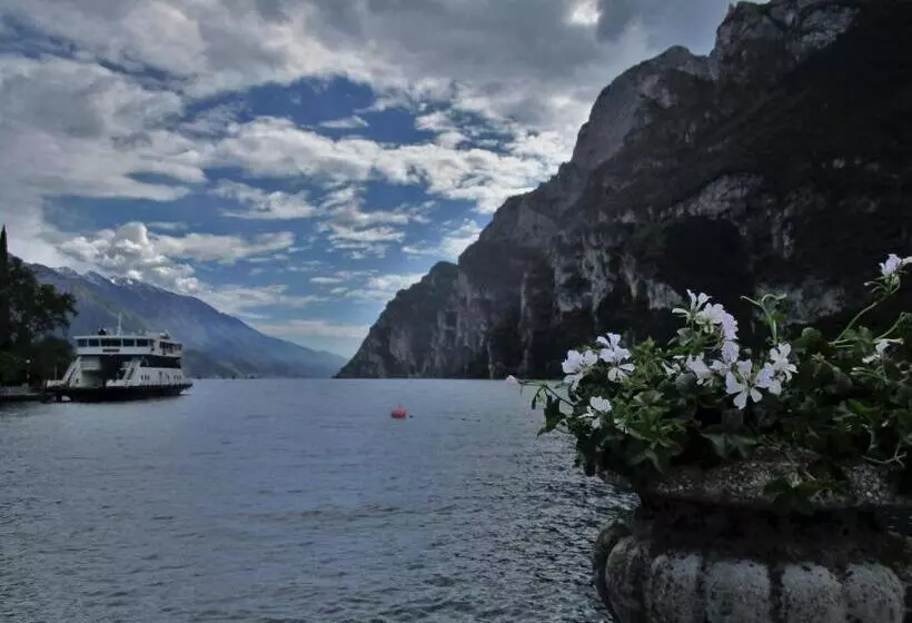Majatalo La Piazzetta Di Canale B&b