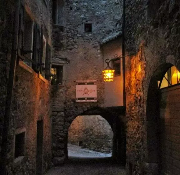 Majatalo La Piazzetta Di Canale B&b