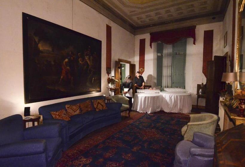 بنسيون Palazzo Castiglioni Luxury Suite And Rooms