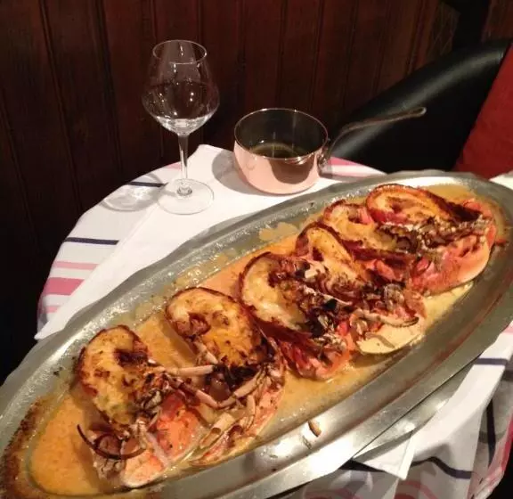 ホテル Brasserie Armoricaine