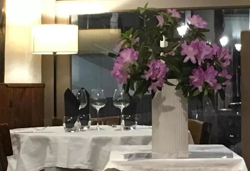 ホテル Brasserie Armoricaine