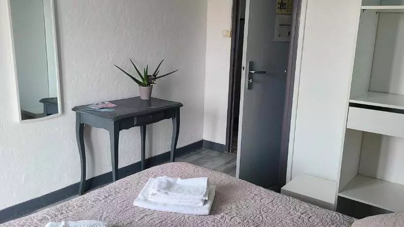 ホテル Hôtel L'etoile