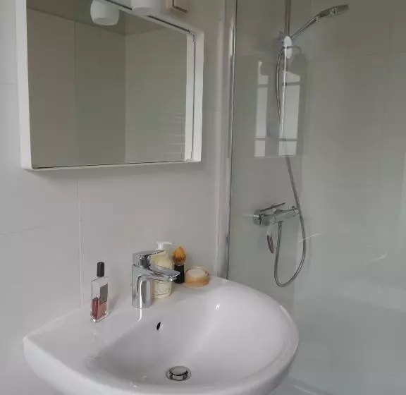 Majatalo La Quincaillerie