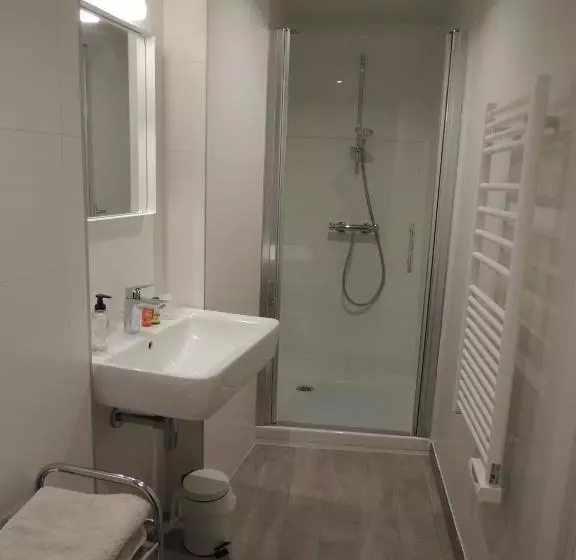 Majatalo La Quincaillerie