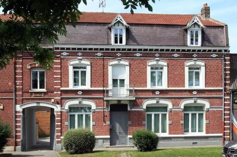 Majatalo Le 1880, Avec Place De Parking Privee Securisee