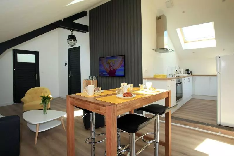 Majatalo Le 1880, Avec Place De Parking Privee Securisee