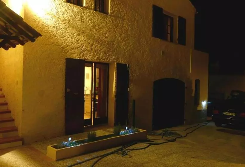 Aamiaismajoitus (B&B) Les Pucines T2 Bas De Villa