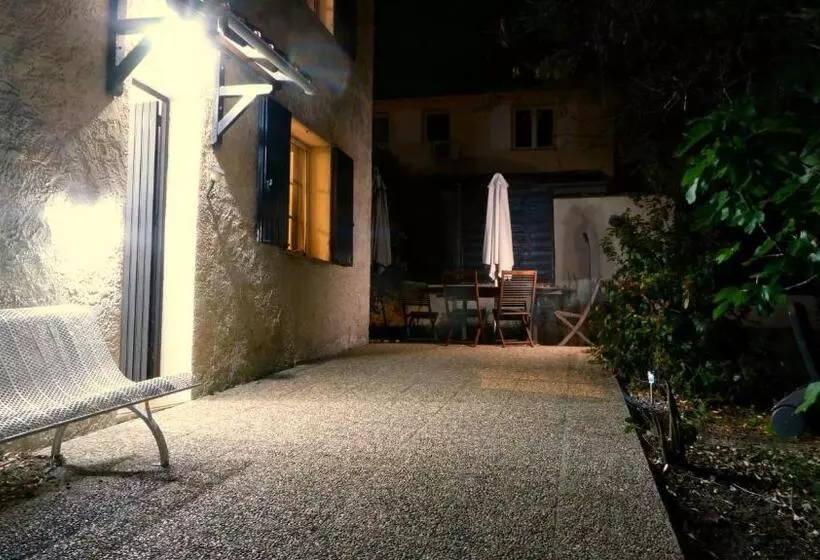 Aamiaismajoitus (B&B) Les Pucines T2 Bas De Villa