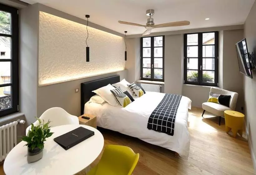 Les Maisons Du Pont   Charme & Caractère