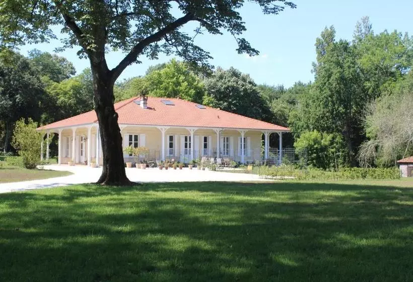 Majatalo Parenthese Cestas