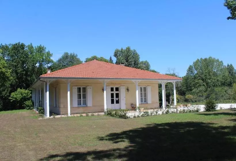 Majatalo Parenthese Cestas