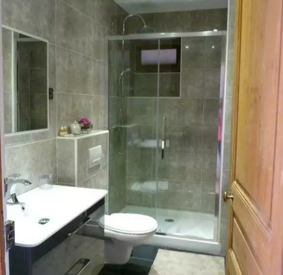 Majatalo Chateau La Bouriette