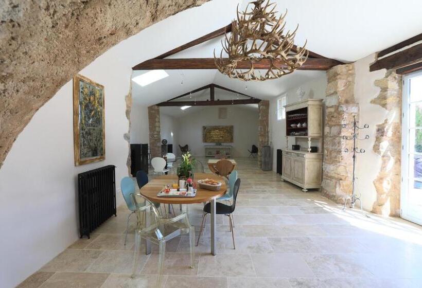 פנסיון Chateau Olmet