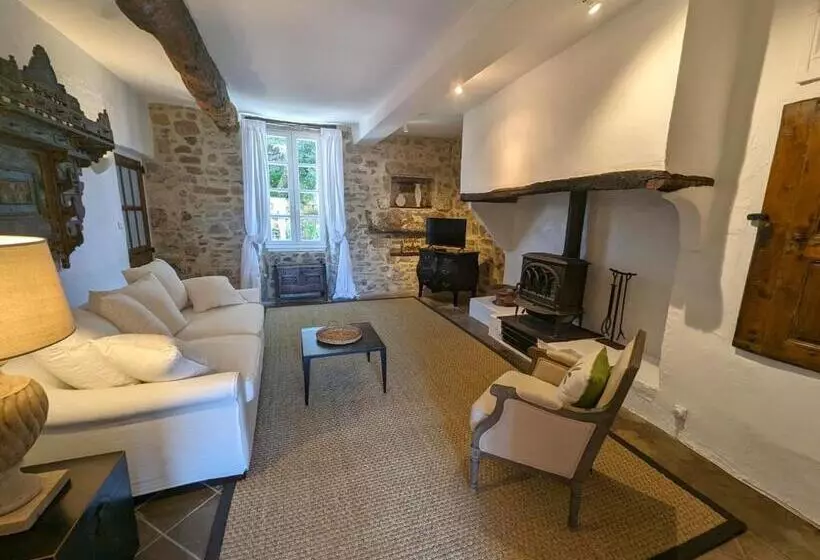 ペンション Chateau Olmet