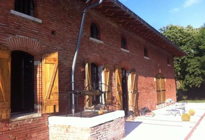 Majatalo Guesthouse Le Pujol