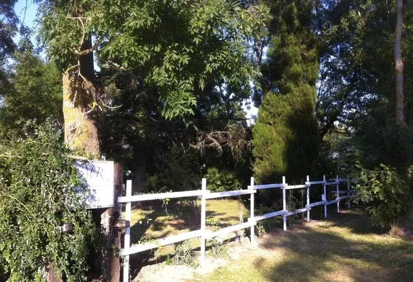 Majatalo Guesthouse Le Pujol