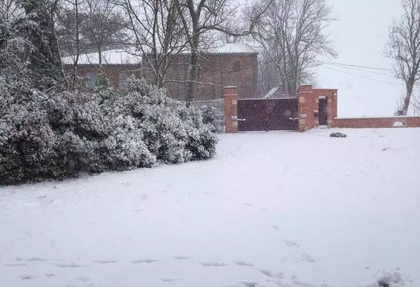 Majatalo Guesthouse Le Pujol