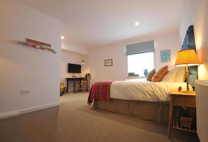 酒店 The Narrowboat