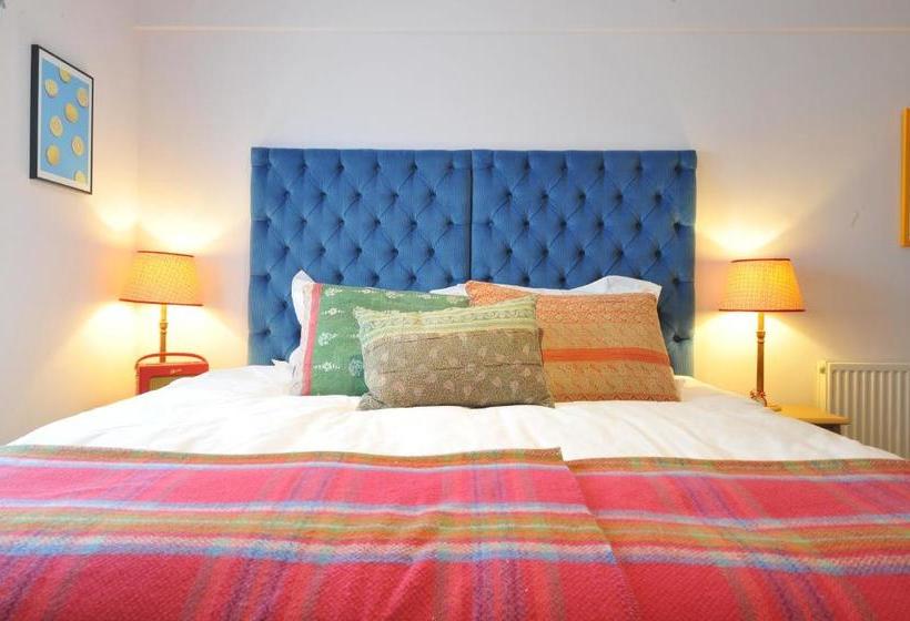 酒店 The Narrowboat