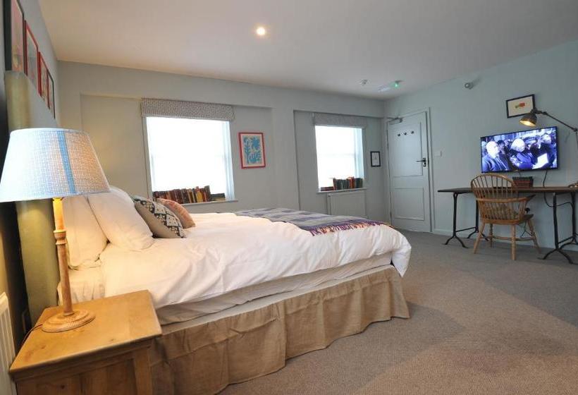 酒店 The Narrowboat