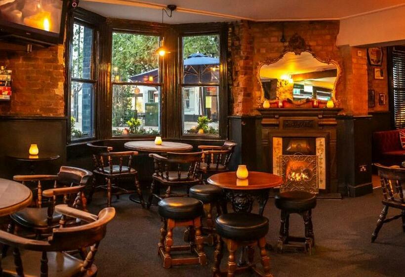 فندق The Foresters Arms