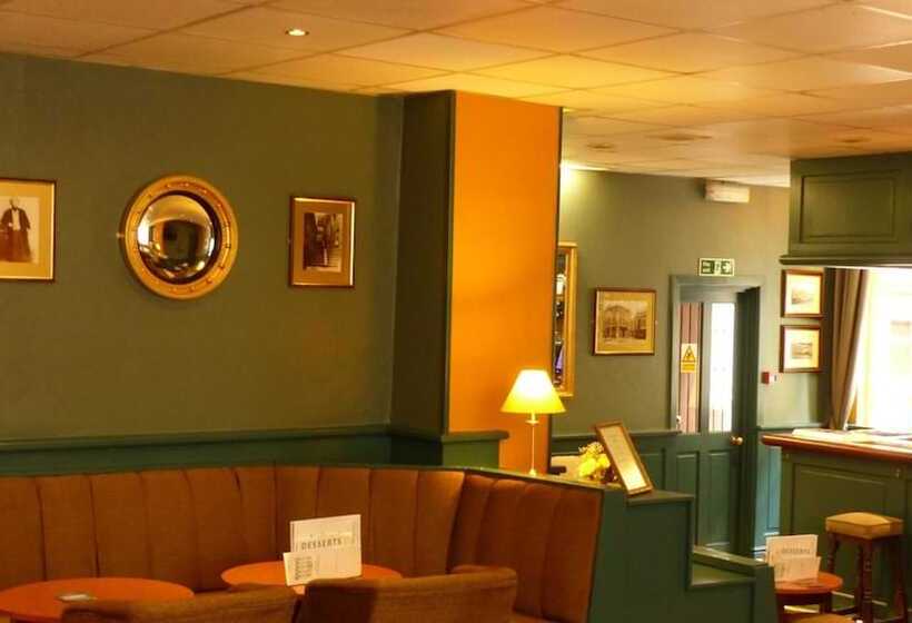 בית מלון כפרי The Waverley