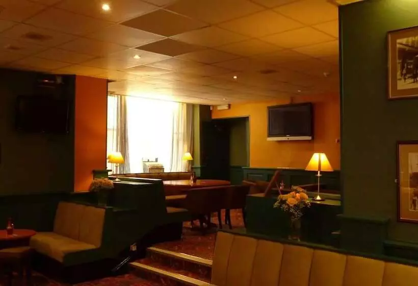 ホテル The Waverley