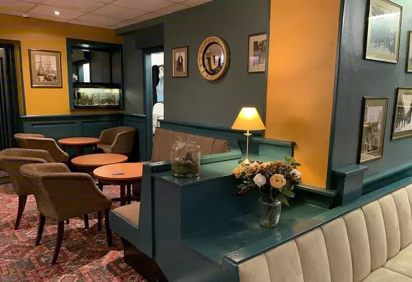 ホテル The Waverley