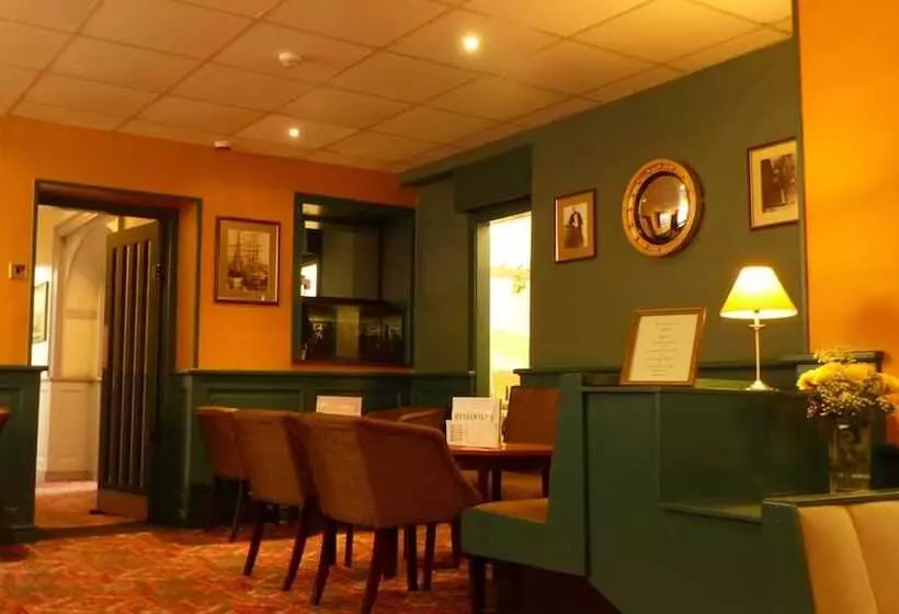 ホテル The Waverley