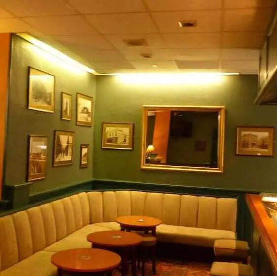 ホテル The Waverley