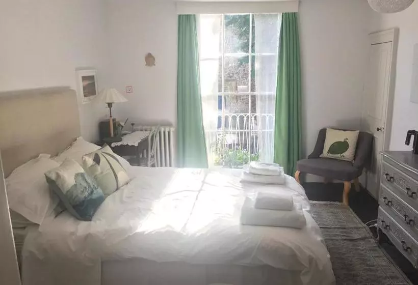 پانسیون Baye House