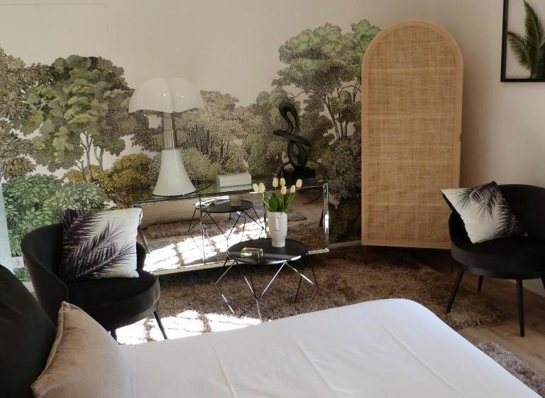 膳宿费 Château De La Ronde