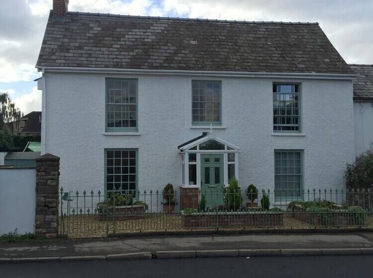 بنسيون Deridown Guest House